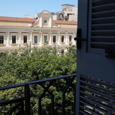 Palazzo Manzoni Apartments Бари Экстерьер фото