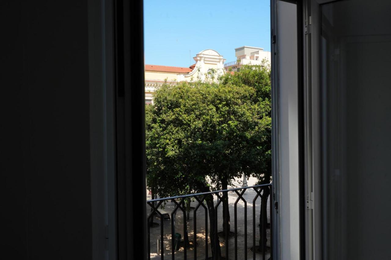 Palazzo Manzoni Apartments Бари Экстерьер фото